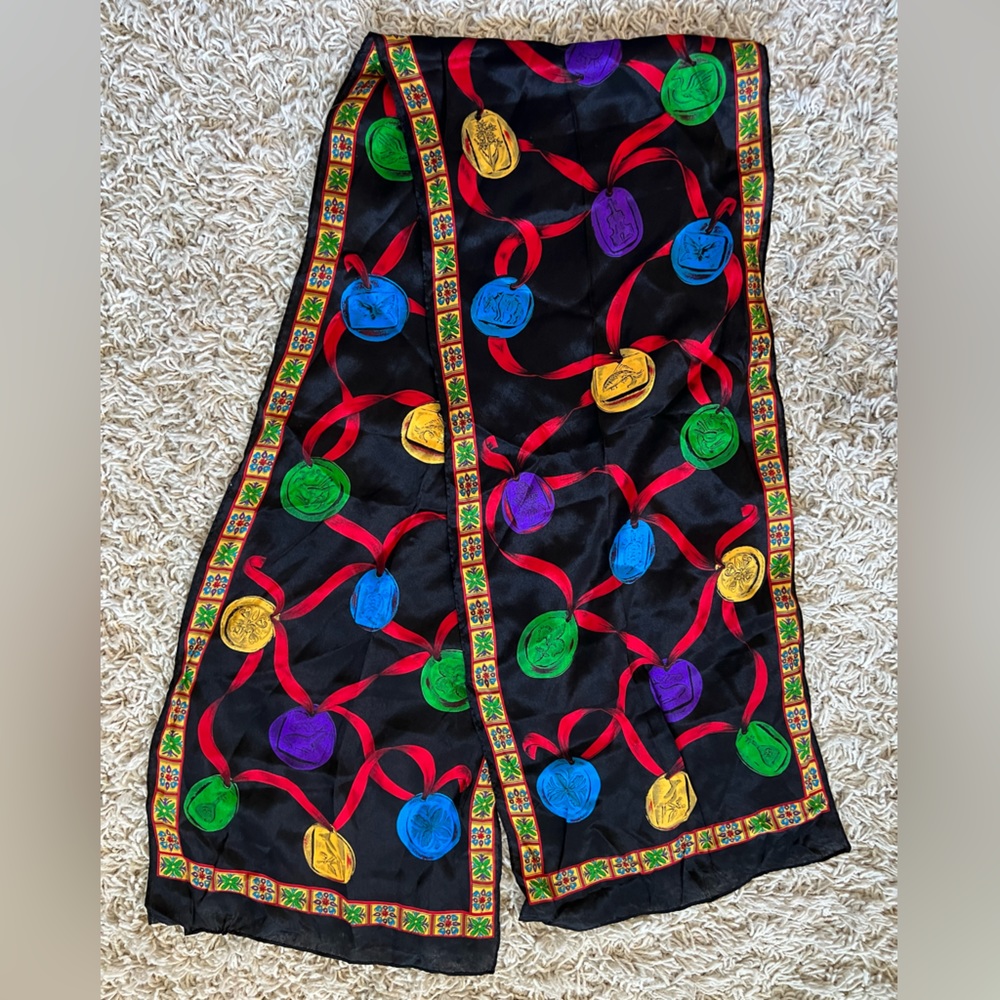 Button Design Colorful Scarf